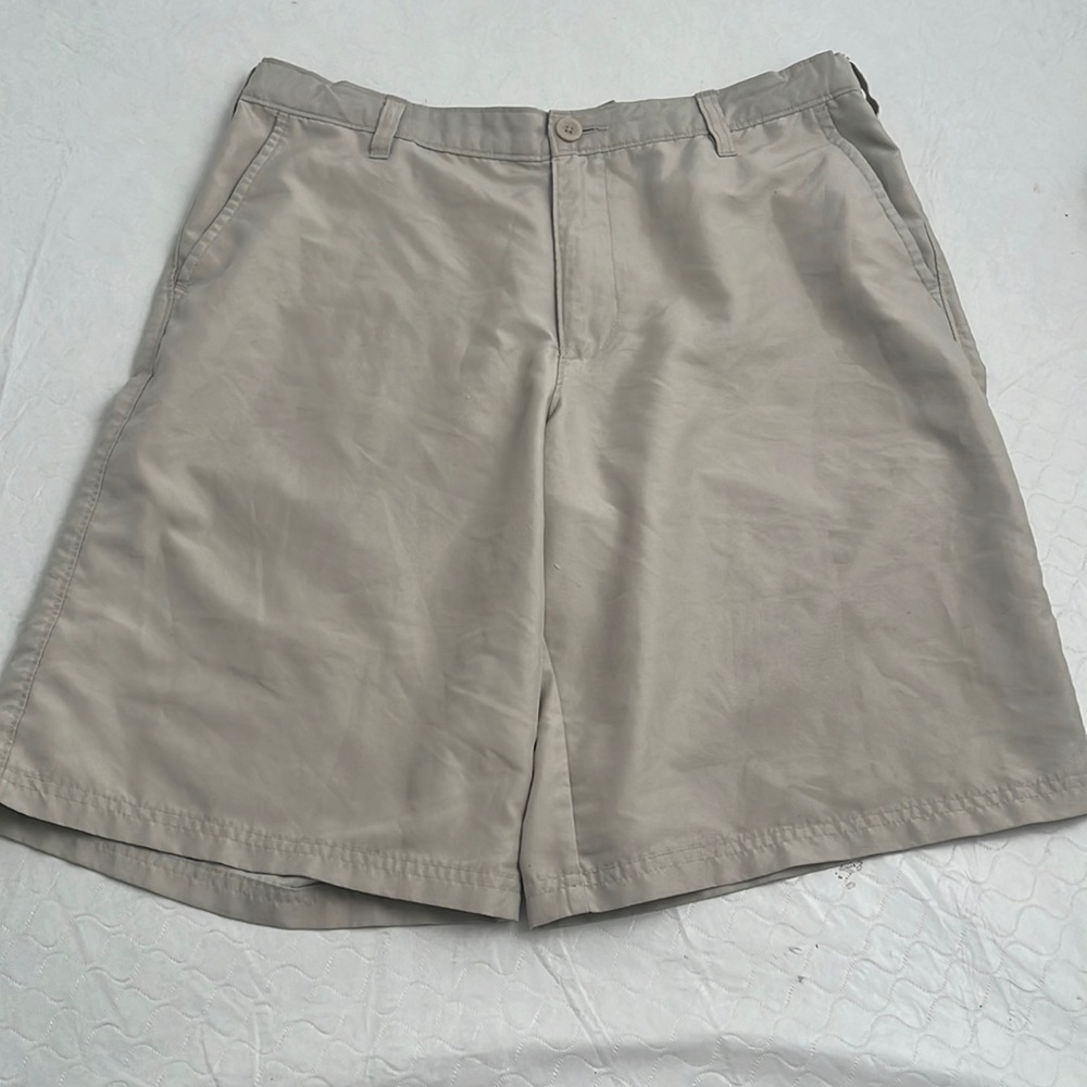 Champion C9 beige adjustable lightweight shorts